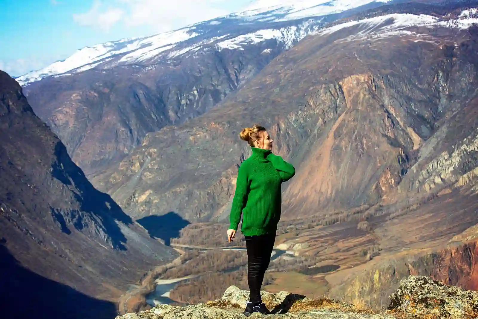 Вид на долину с перевала Кату-Ярык