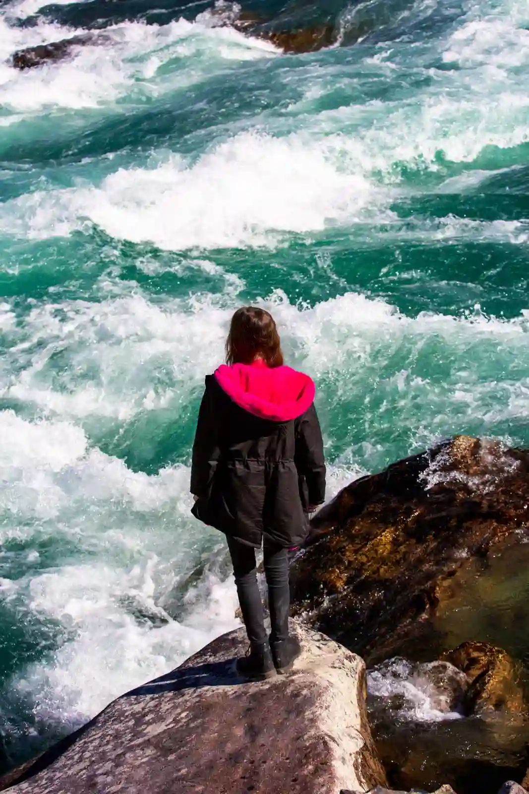 Бирюзовый бурный Чулышман осенью